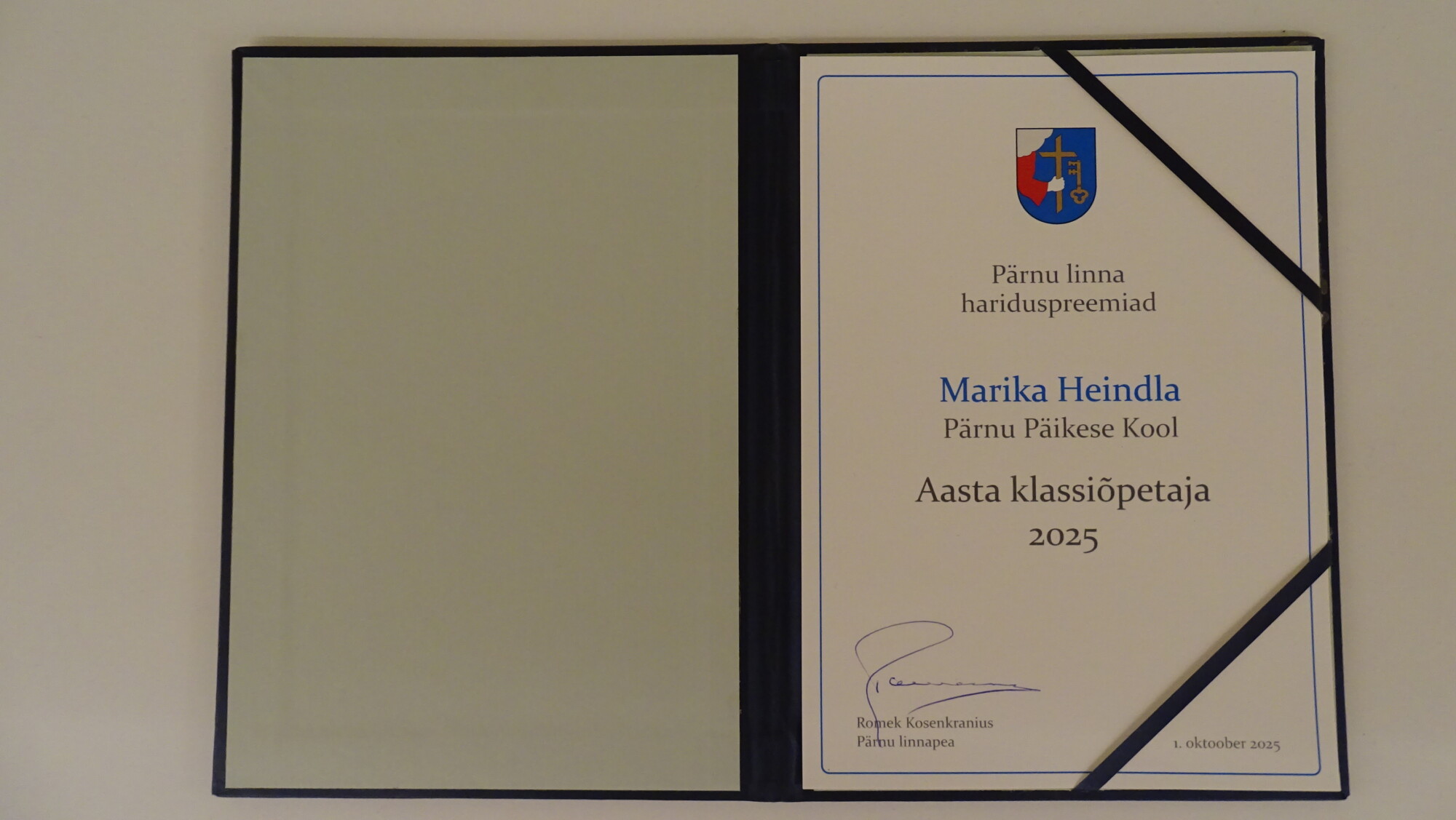Pärnumaa Omavalitsuste Liidu üks pikaajalisi traditsioone on tunnustada maakonna silmapaistvamaid haridustöötajaid. Pärnu aasta haridustöötaja on meie klassiõpe